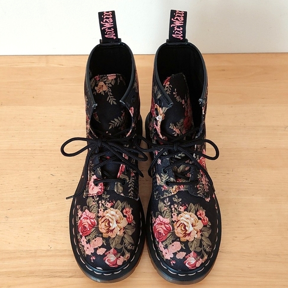 Dr. Martens 11821 Floral Canvas Boots - Picture 5 of 13